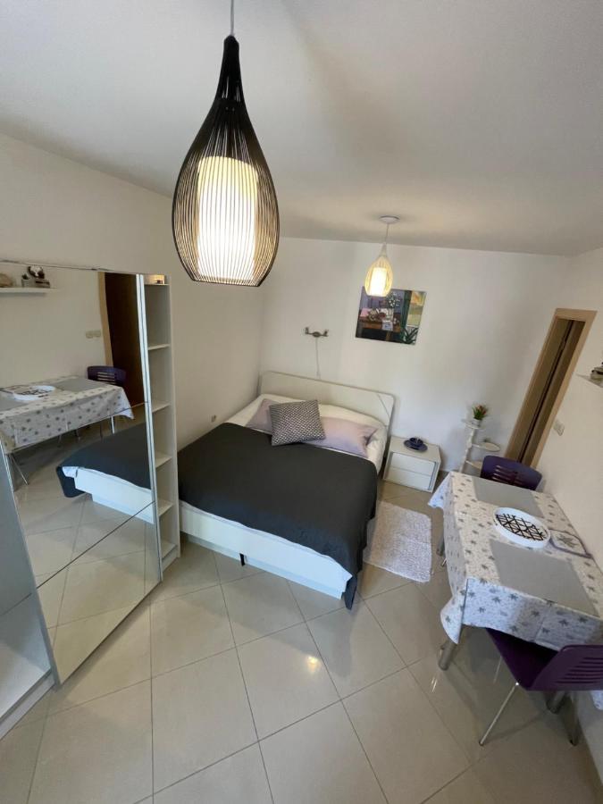 Studio Apartment Klaric Vis Exterior foto