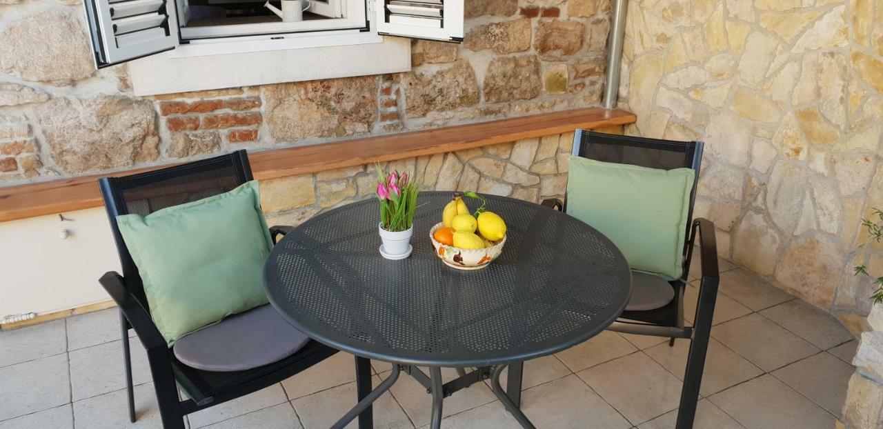 Studio Apartment Klaric Vis Exterior foto